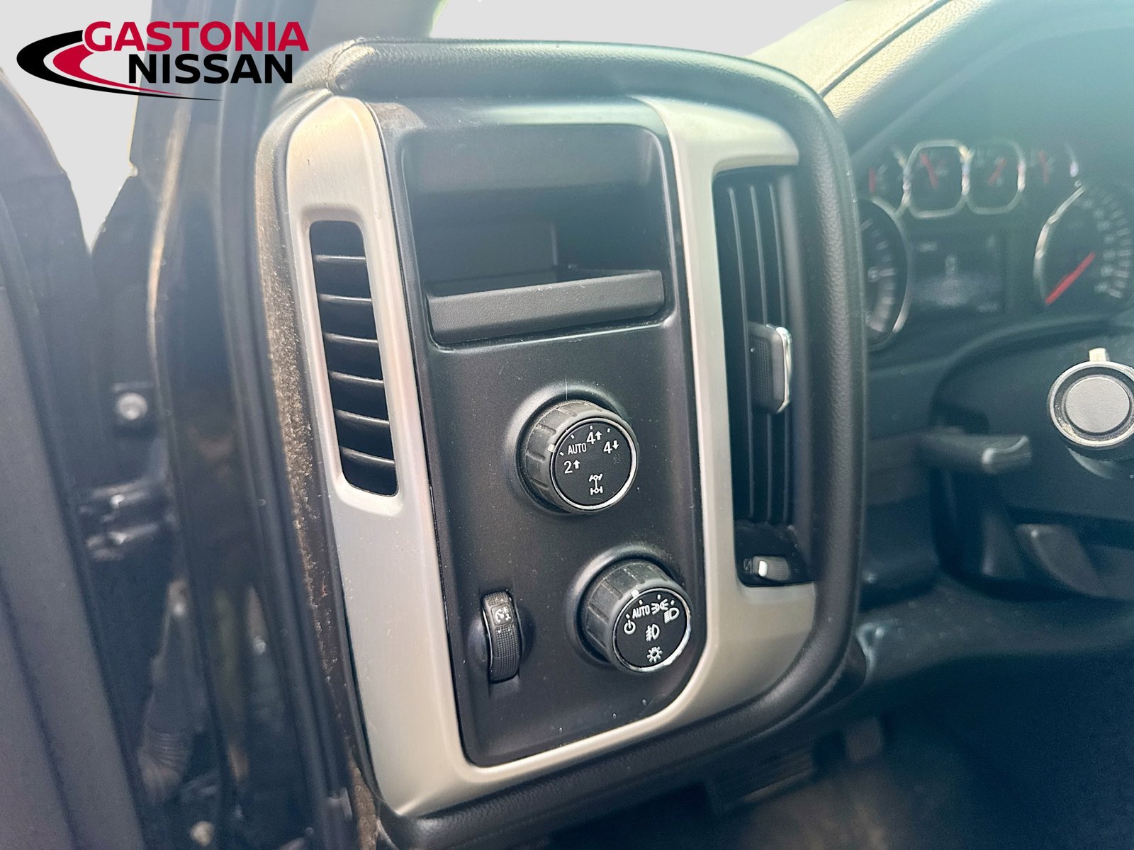 Used 2014 GMC Sierra 1500 SLT w/ SLT Crew Cab Value Package AWD/4WD image 11
