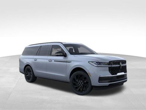 New 2025 Lincoln Navigator L Reserve w/ Jet Appearance Package image 8