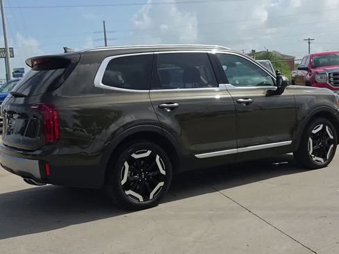 Used 2025 Kia Telluride S FWD image 8