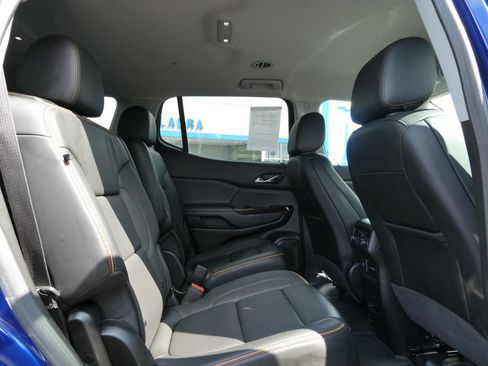 Used 2023 GMC Acadia AT4 w/ Technology Package AWD/4WD image 18