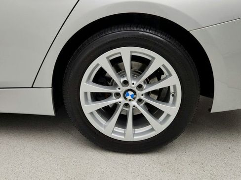 Used 2017 BMW 320i Sedan image 9