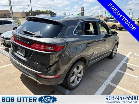 Used 2017 Lincoln MKC Premiere FWD image 3