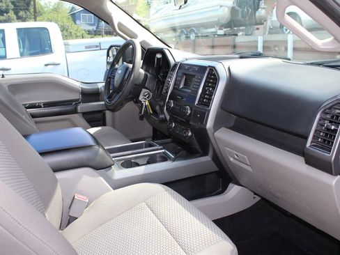 Used 2017 Ford F150 XLT w/ Trailer Tow Package image 12