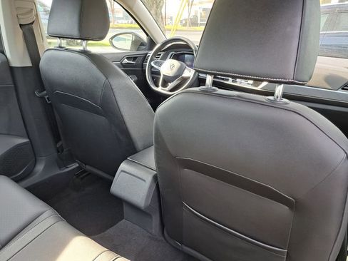 Used 2023 Volkswagen Jetta SE w/ Panoramic Sunroof Package image 25