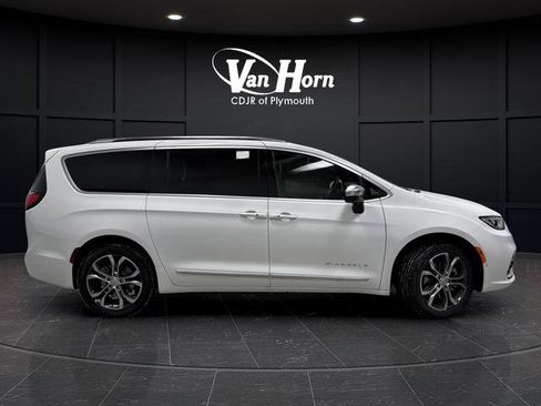 New 2026 Chrysler Pacifica Pinnacle w/ Trailer Tow Group image 2