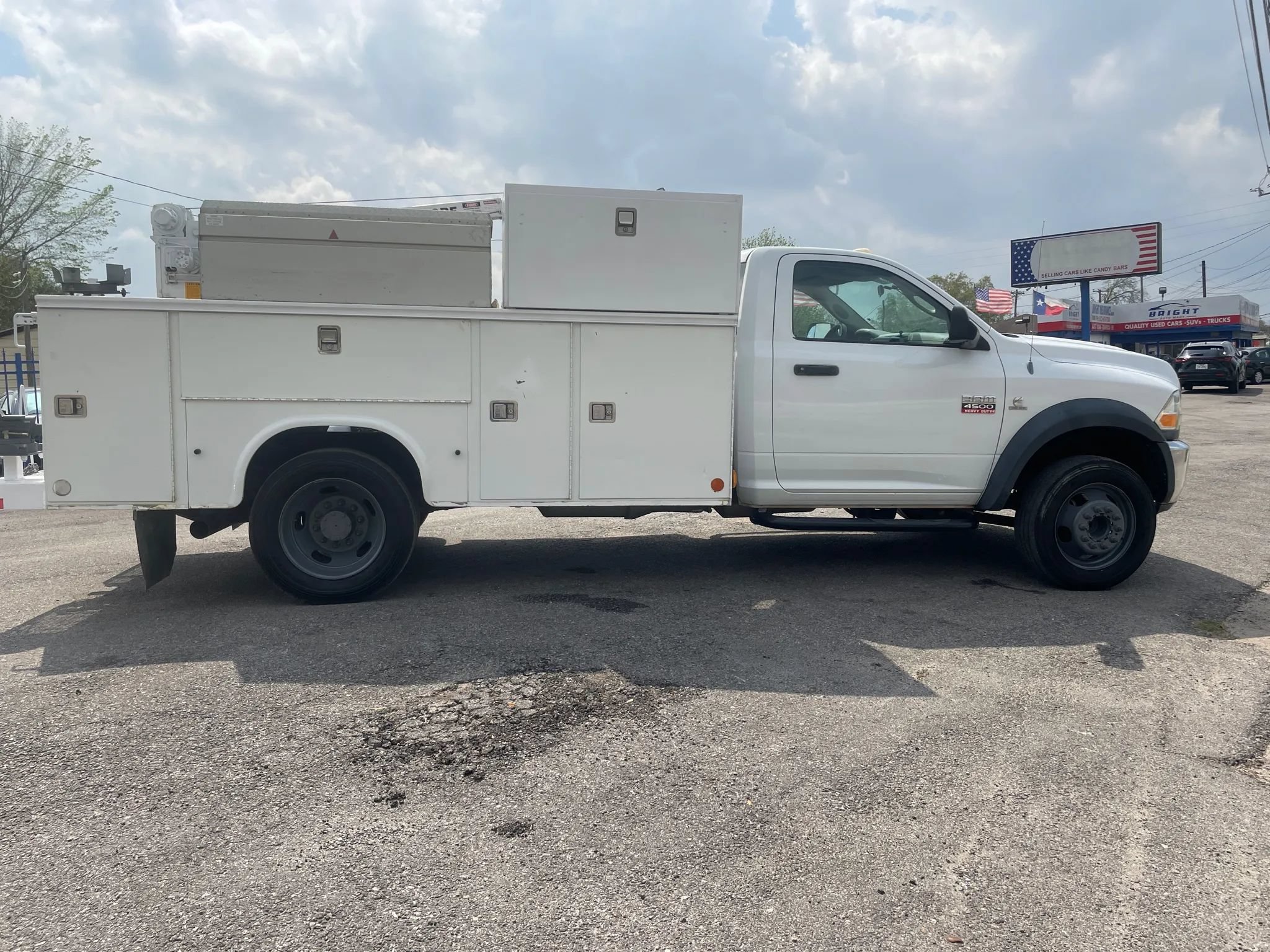 Used 2011 RAM 4500 2WD Regular Cab w/ ST Decor Group image 27
