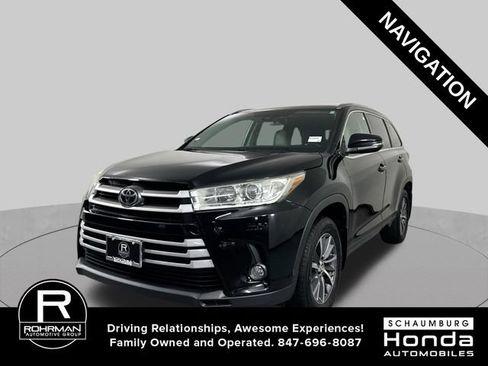 Used 2017 Toyota Highlander XLE AWD/4WD image 1