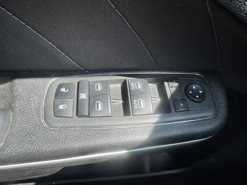 Used 2022 Dodge Charger SXT RWD image 13
