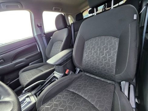 Used 2025 Mitsubishi Outlander Sport AWD image 22
