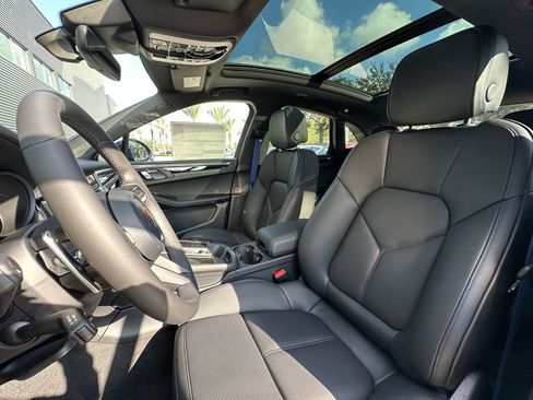 Used 2026 Porsche Macan image 5