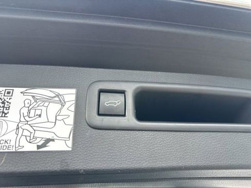 Used 2023 Toyota Highlander Limited image 52