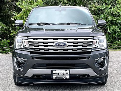 Used 2018 Ford Expedition Max Limited w/ Equipment Group 301A AWD/4WD image 2