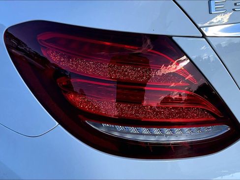 Used 2018 Mercedes-Benz E 300 E 300 image 28