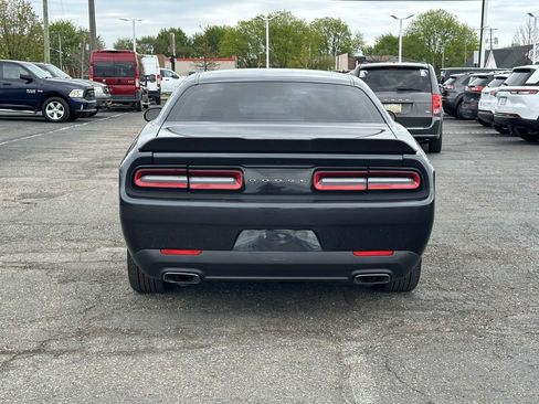 Used 2016 Dodge Challenger SXT RWD image 5