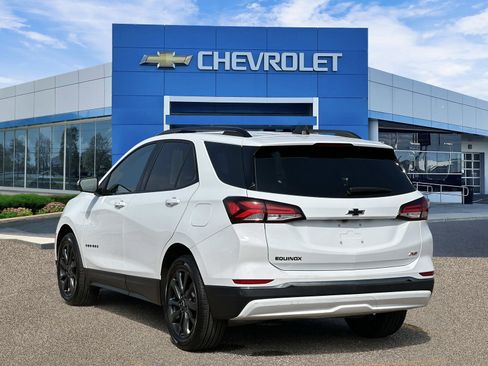 Certified 2023 Chevrolet Equinox RS FWD image 3