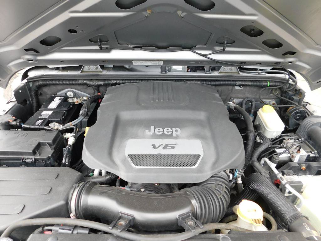 Used 2014 Jeep Wrangler Unlimited Sport w/ Quick Order Package 24S AWD/4WD image 21