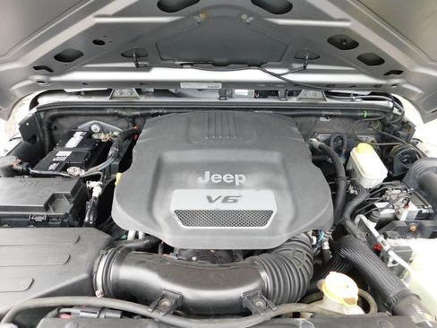 Used 2014 Jeep Wrangler Unlimited Sport w/ Quick Order Package 24S AWD/4WD image 21
