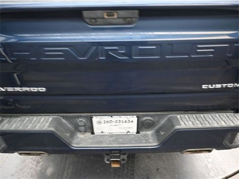 Used 2020 Chevrolet Silverado 1500 Custom w/ Custom Value Package image 10