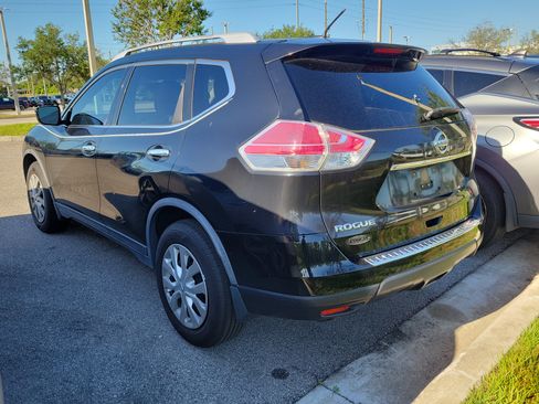 Used 2016 Nissan Rogue S w/ Appearance Package FWD image 4