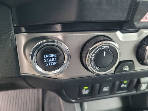 Used 2023 Toyota Tacoma SR5 AWD/4WD image 16