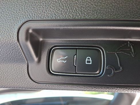 Used 2020 Ford Explorer XLT w/ Equipment Group 202A image 28