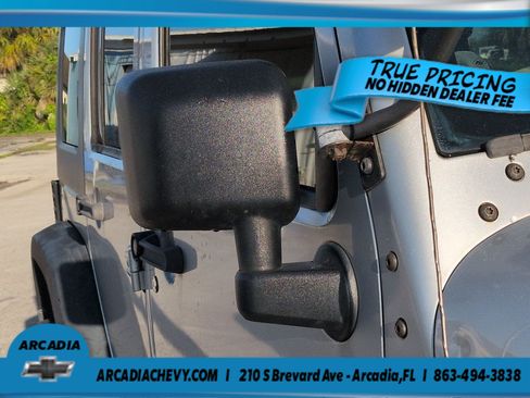 Used 2007 Jeep Wrangler Unlimited Sahara RWD image 9