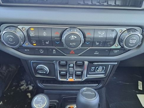 New 2026 Jeep Gladiator Sport image 20