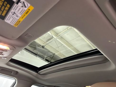 Certified 2025 Toyota Highlander Limited AWD/4WD image 18