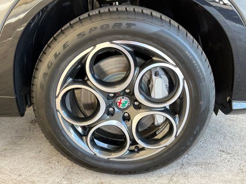 New 2024 Alfa Romeo Tonale Ti w/ Premium Interior Package image 2