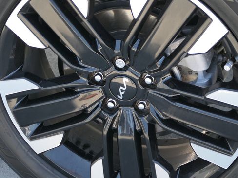 Used 2023 Kia Telluride SX FWD image 9