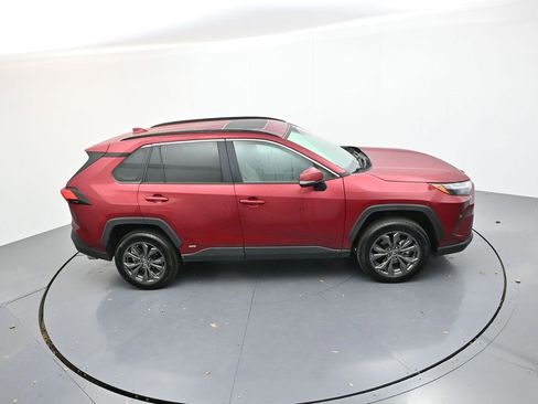Used 2023 Toyota RAV4 XLE Premium image 25