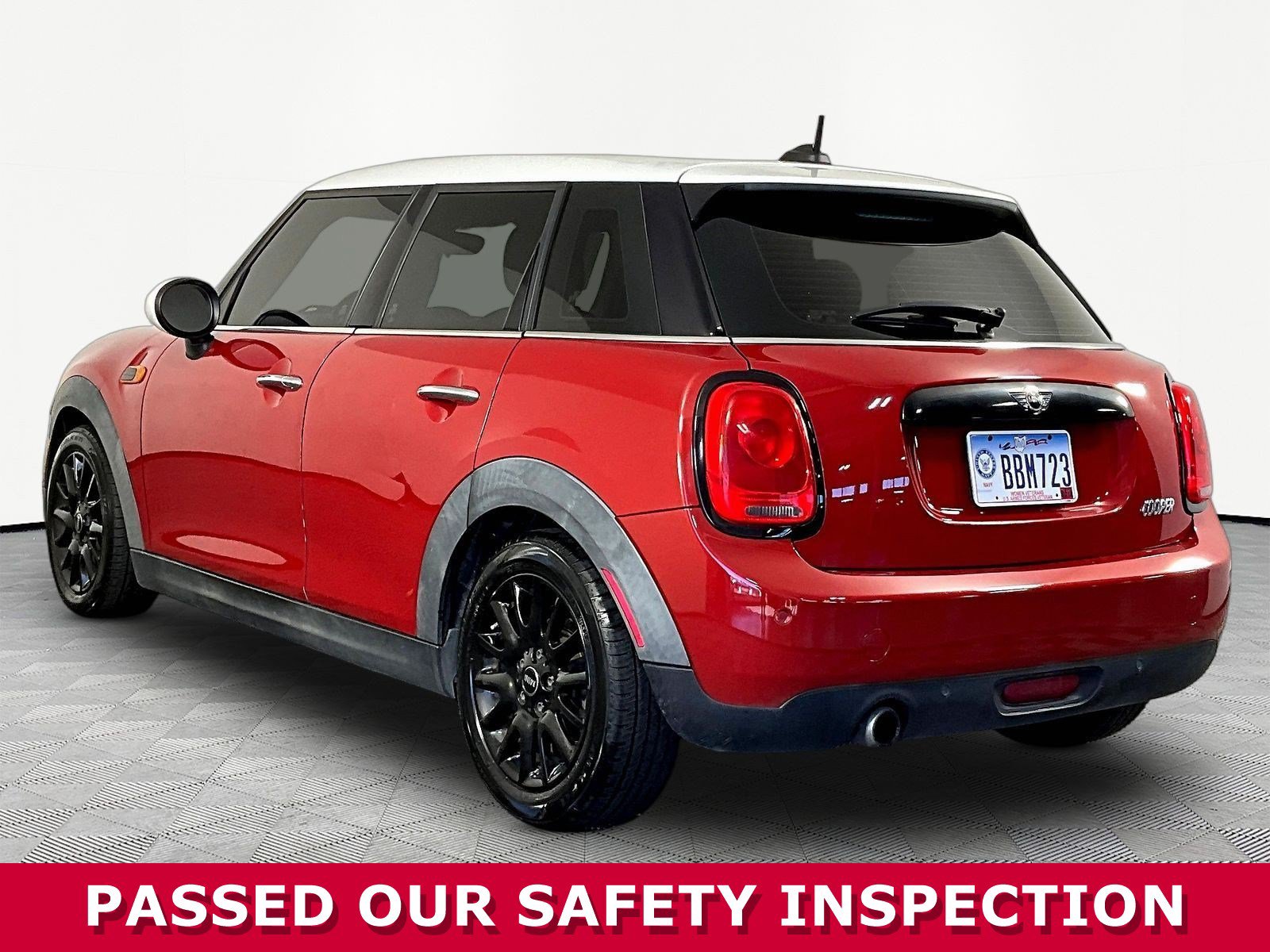 Used 2016 MINI Cooper 4-Door Hardtop FWD image 4