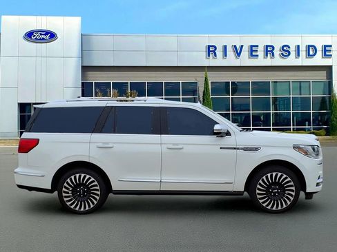 Used 2020 Lincoln Navigator Black Label w/ Cargo Convenience Package AWD/4WD image 8