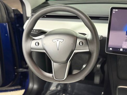 Used 2023 Tesla Model Y AWD image 13