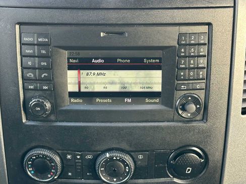 Used 2016 Freightliner Sprinter 2500 image 28