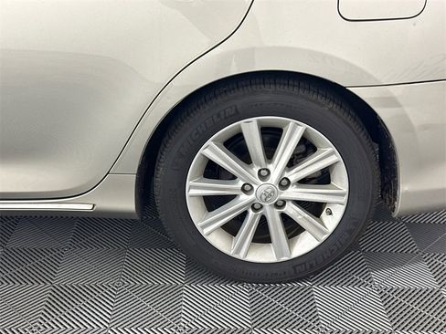 Used 2013 Toyota Camry XLE image 10