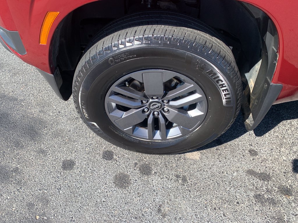 Certified 2025 Nissan Frontier SV AWD/4WD image 29
