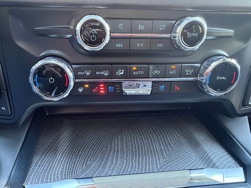 Used 2023 Ford F350 Platinum AWD/4WD image 28