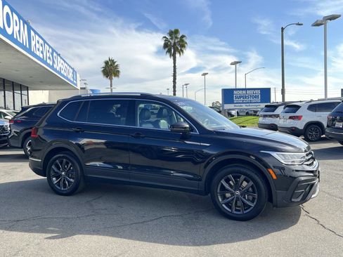 Certified 2022 Volkswagen Tiguan SE image 24