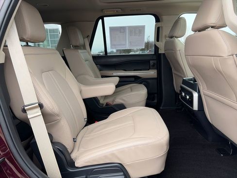 Used 2023 Ford Expedition Limited image 35