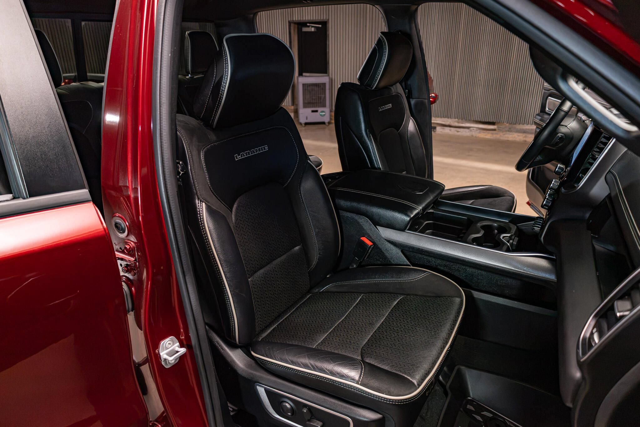 Used 2022 RAM 1500 Laramie w/ Sport Appearance Package AWD/4WD image 33