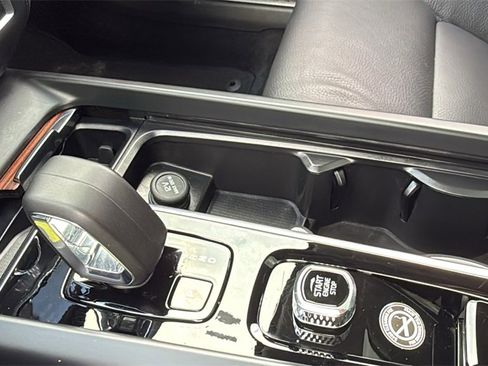 Certified 2025 Volvo V60 B5 Cross Country Plus image 20