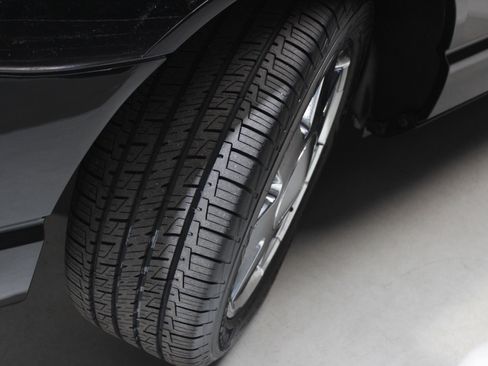 Used 2002 Ford Thunderbird Deluxe image 26