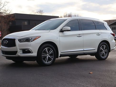 Used 2020 INFINITI QX60 Luxe w/ Essential Package image 11