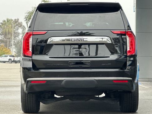 Used 2023 GMC Yukon XL SLT w/ SLT Premium Package image 4