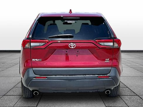 Used 2024 Toyota RAV4 LE AWD/4WD image 4