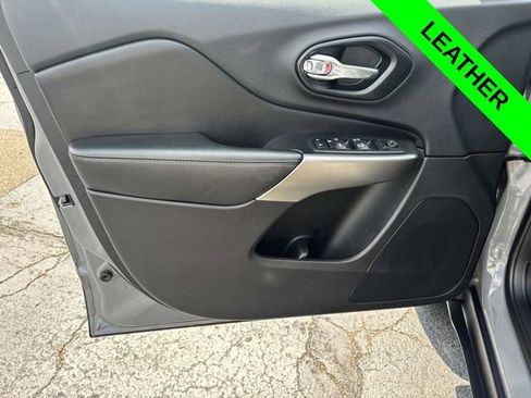 Used 2021 Jeep Cherokee Latitude Lux image 9