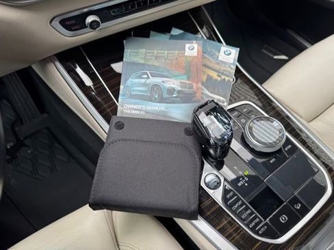 Used 2021 BMW X5 xDrive40i w/ Executive Package image 16