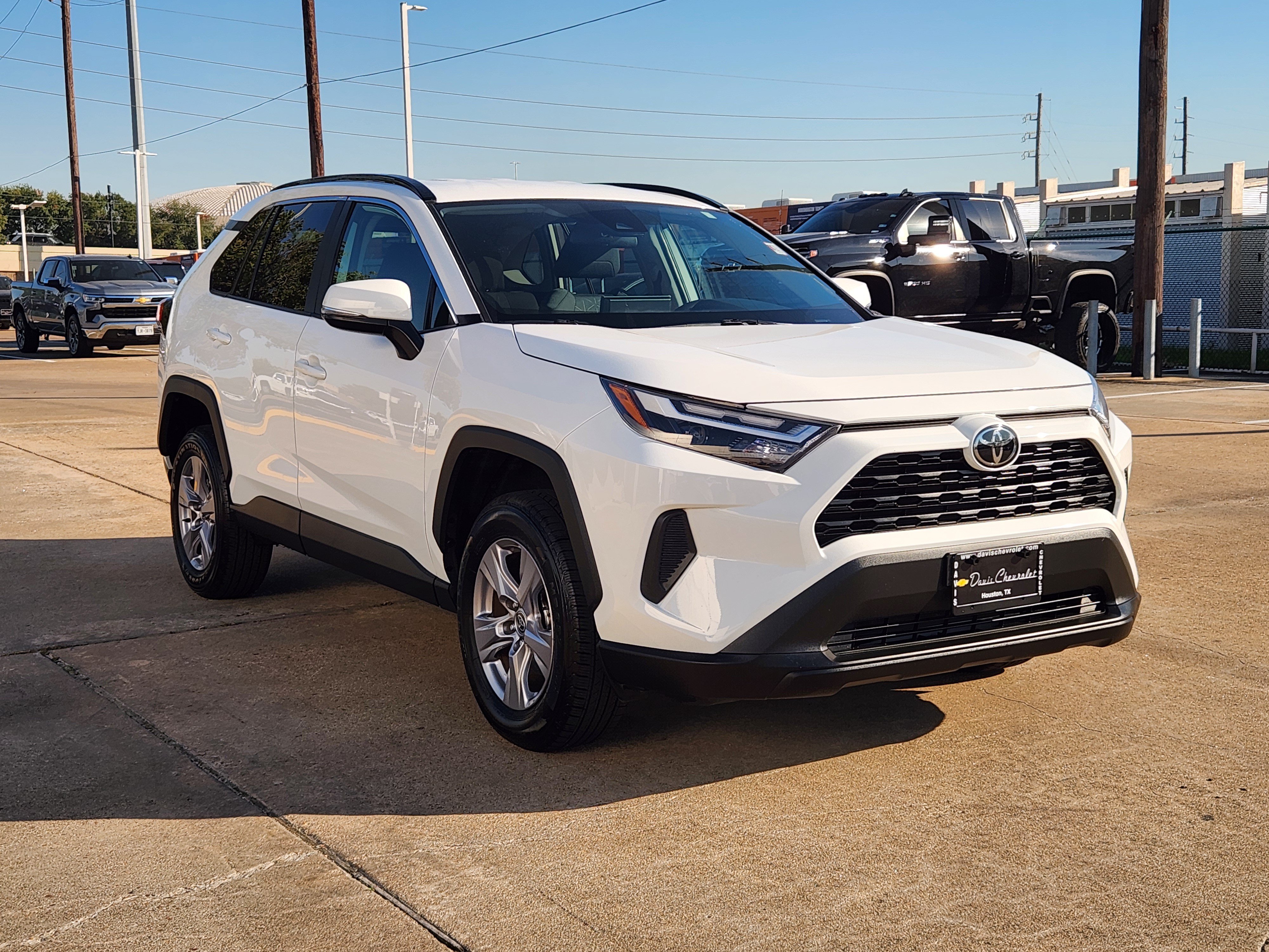 Used 2025 Toyota RAV4 XLE FWD image 4