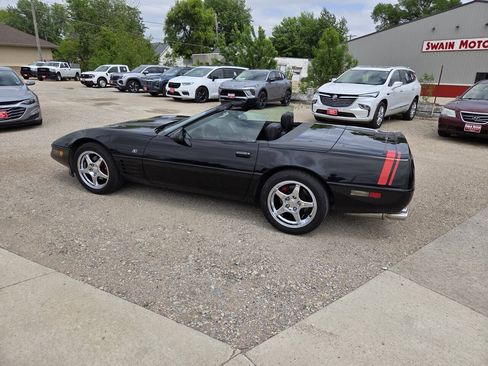 Used 1993 Chevrolet Corvette Convertible RWD image 21